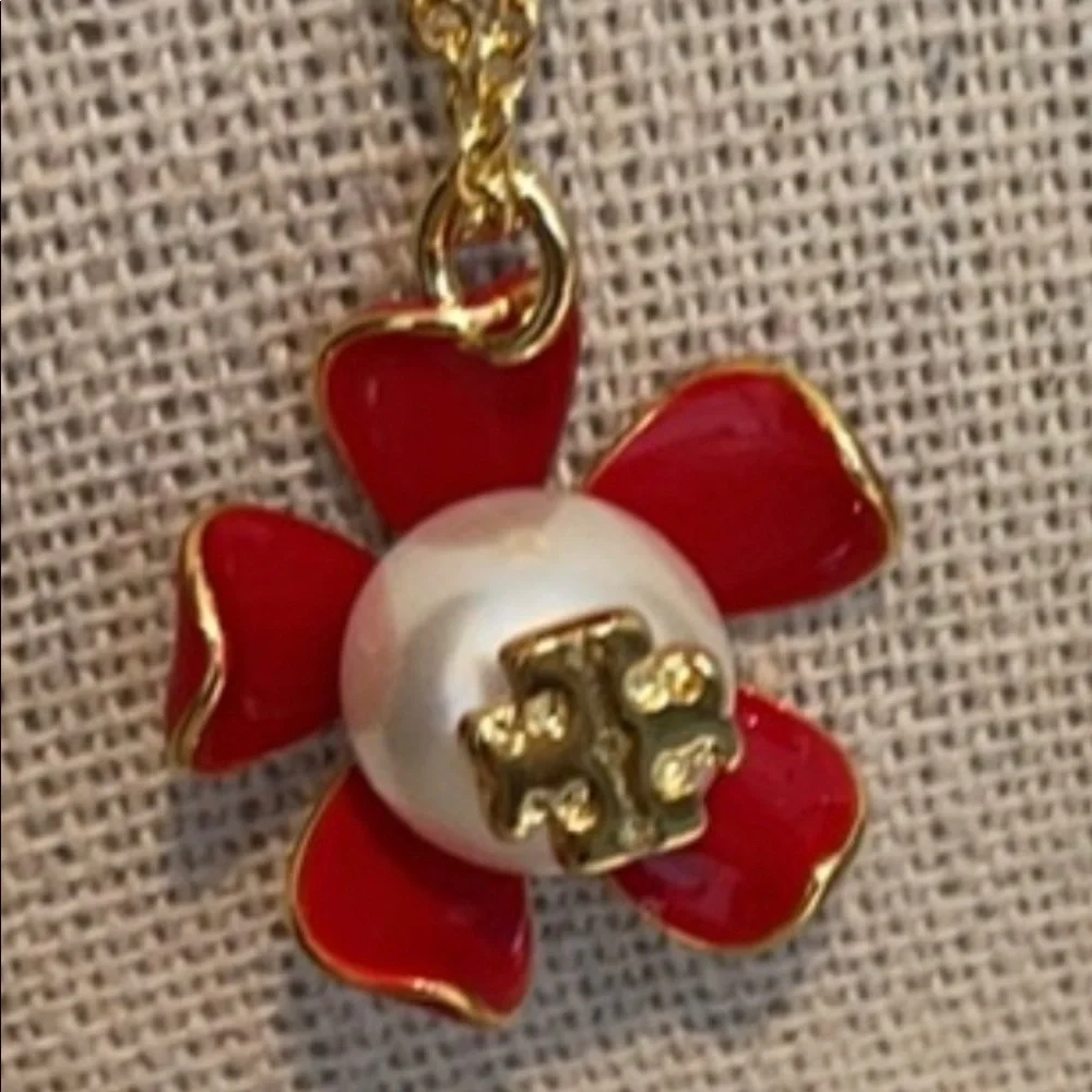 🔥🔥Authentic Designer Necklace At Awesome Prices To Buy Now & Save Price Firm